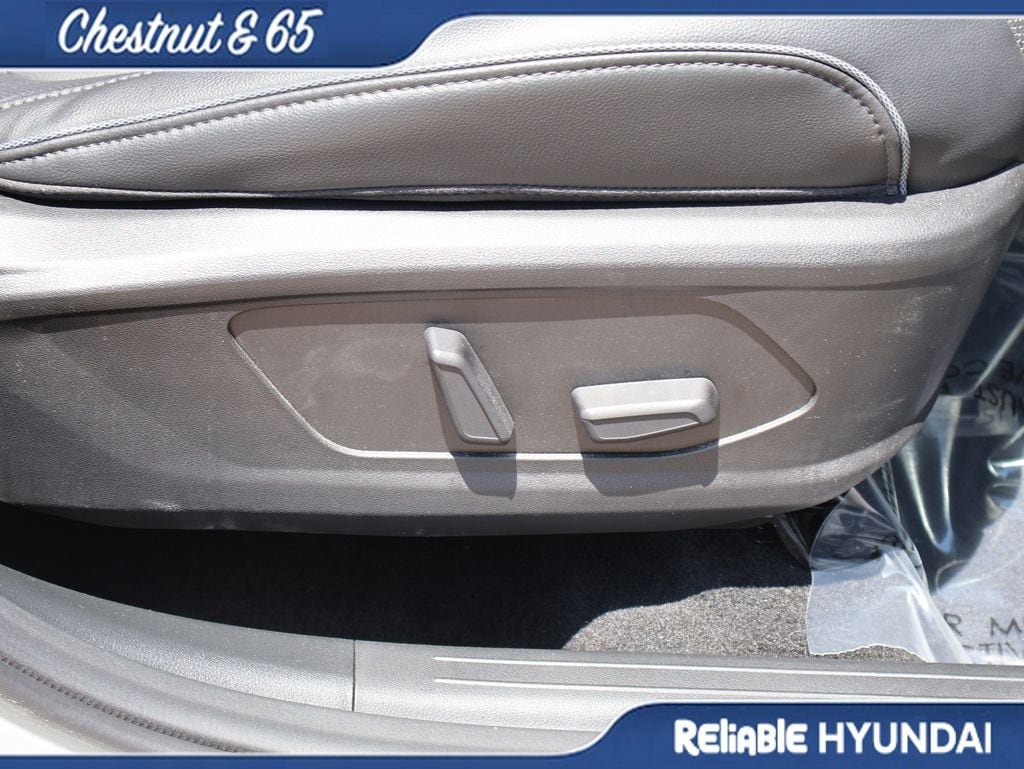 Used 2023 Hyundai Tucson Limited FWD image 11