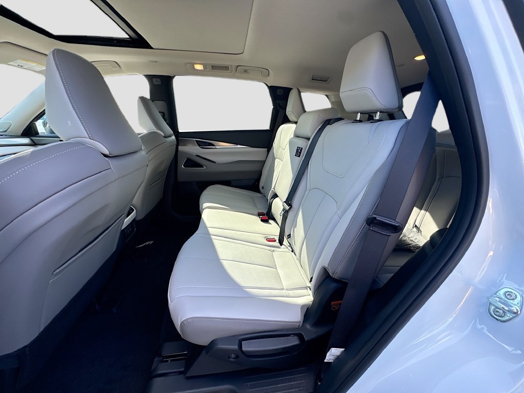 Used 2027 INFINITI QX60 Luxe w/ Cargo Package FWD image 27