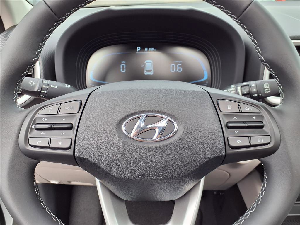 New 2025 Hyundai Venue SEL image 11