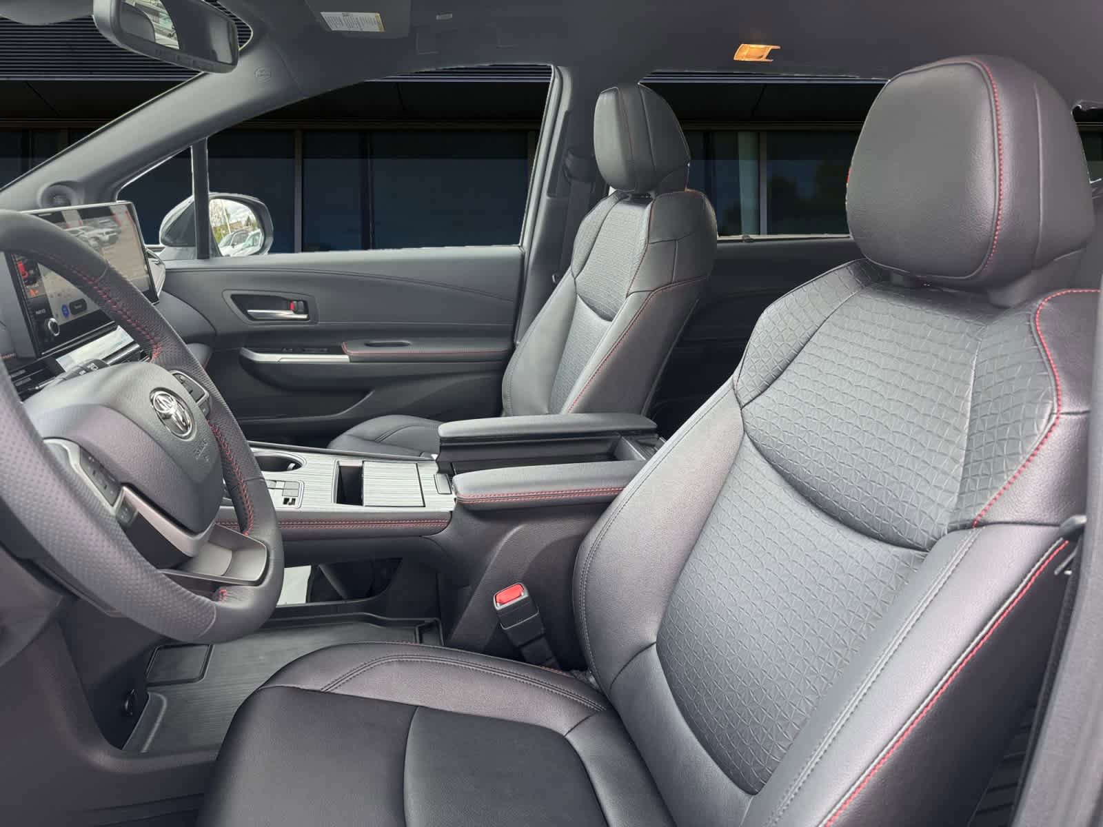 Used 2026 Toyota Sienna XSE AWD/4WD image 2