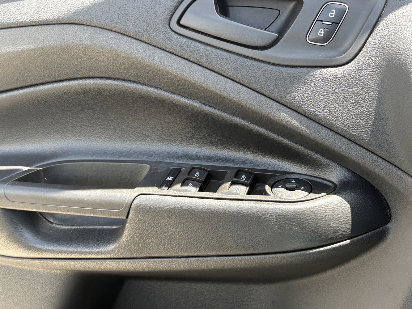 Used 2019 Ford Escape S FWD image 18