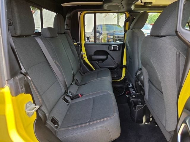 Used 2024 Jeep Gladiator Overland AWD/4WD image 17