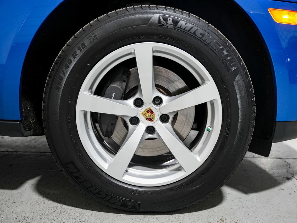 Used 2020 Porsche Macan AWD/4WD image 38