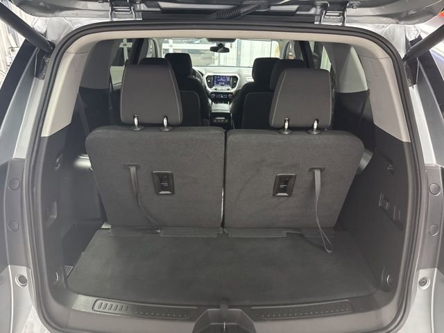 Used 2023 GMC Acadia SLE w/ Driver Convenience Package image 19