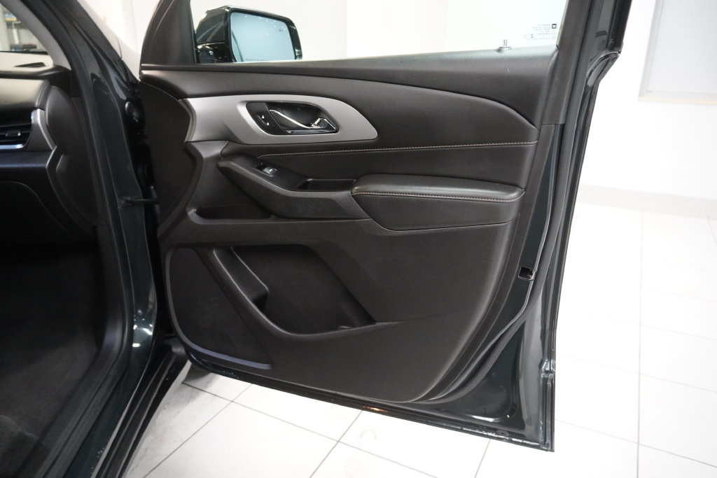 Used 2019 Chevrolet Traverse LT w/ LPO, Cargo Package AWD/4WD image 13