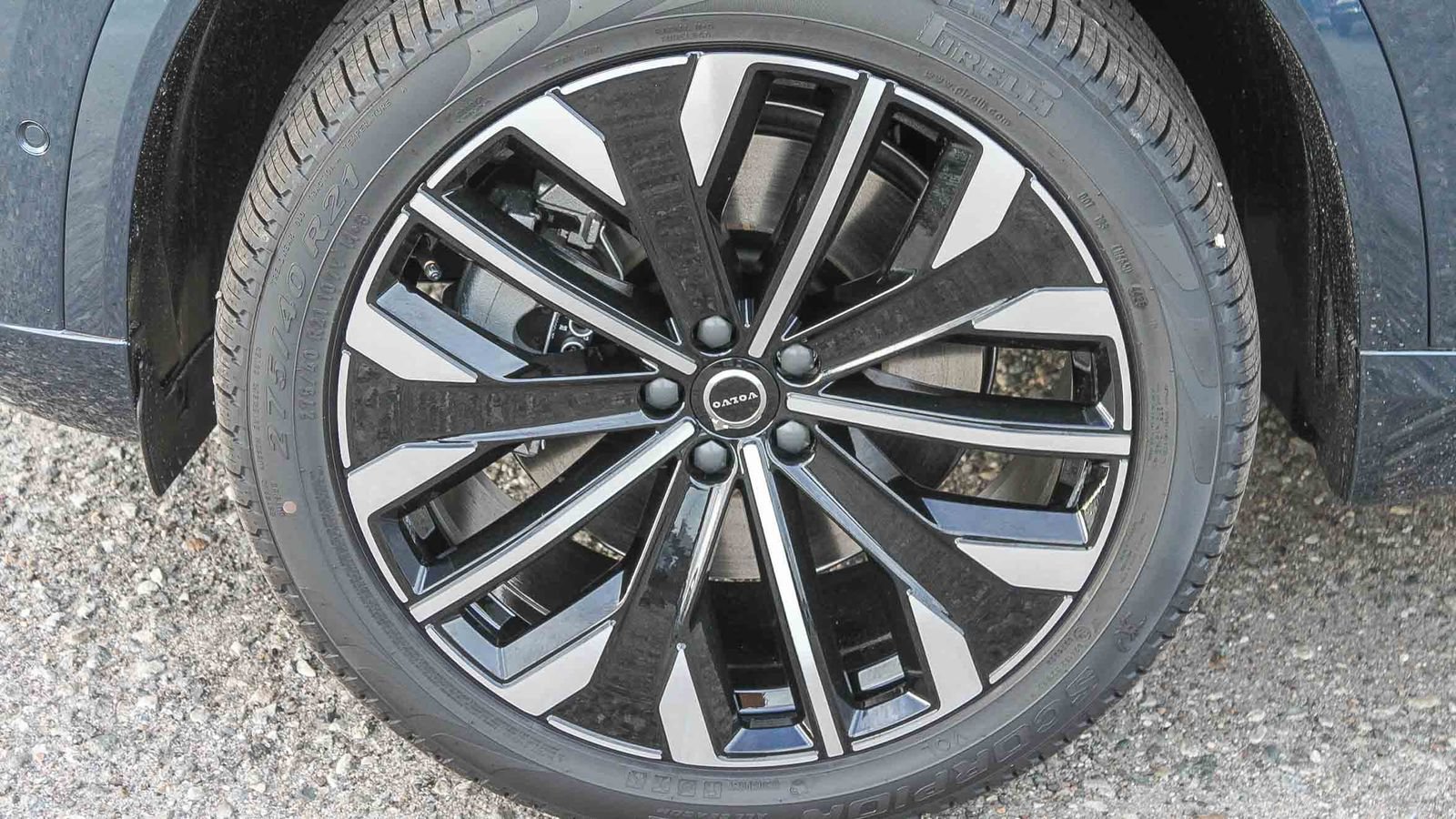 New 2026 Volvo XC90 T8 Plus w/ Protection Package Premier AWD/4WD image 12