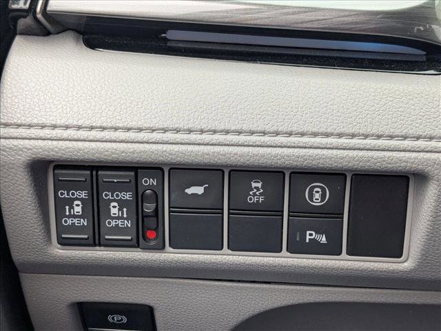 Used 2022 Honda Odyssey Elite image 12