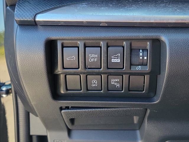 Used 2023 Subaru Forester Premium AWD/4WD image 34