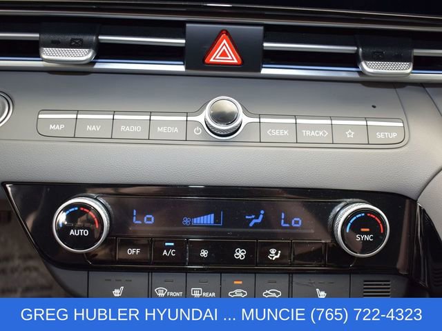Used 2025 Hyundai Elantra SEL FWD image 24