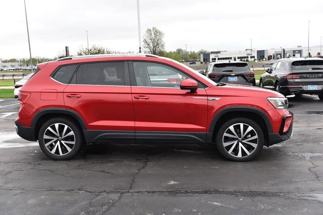 Certified 2023 Volkswagen Taos SE w/ Panoramic Sunroof Package image 5