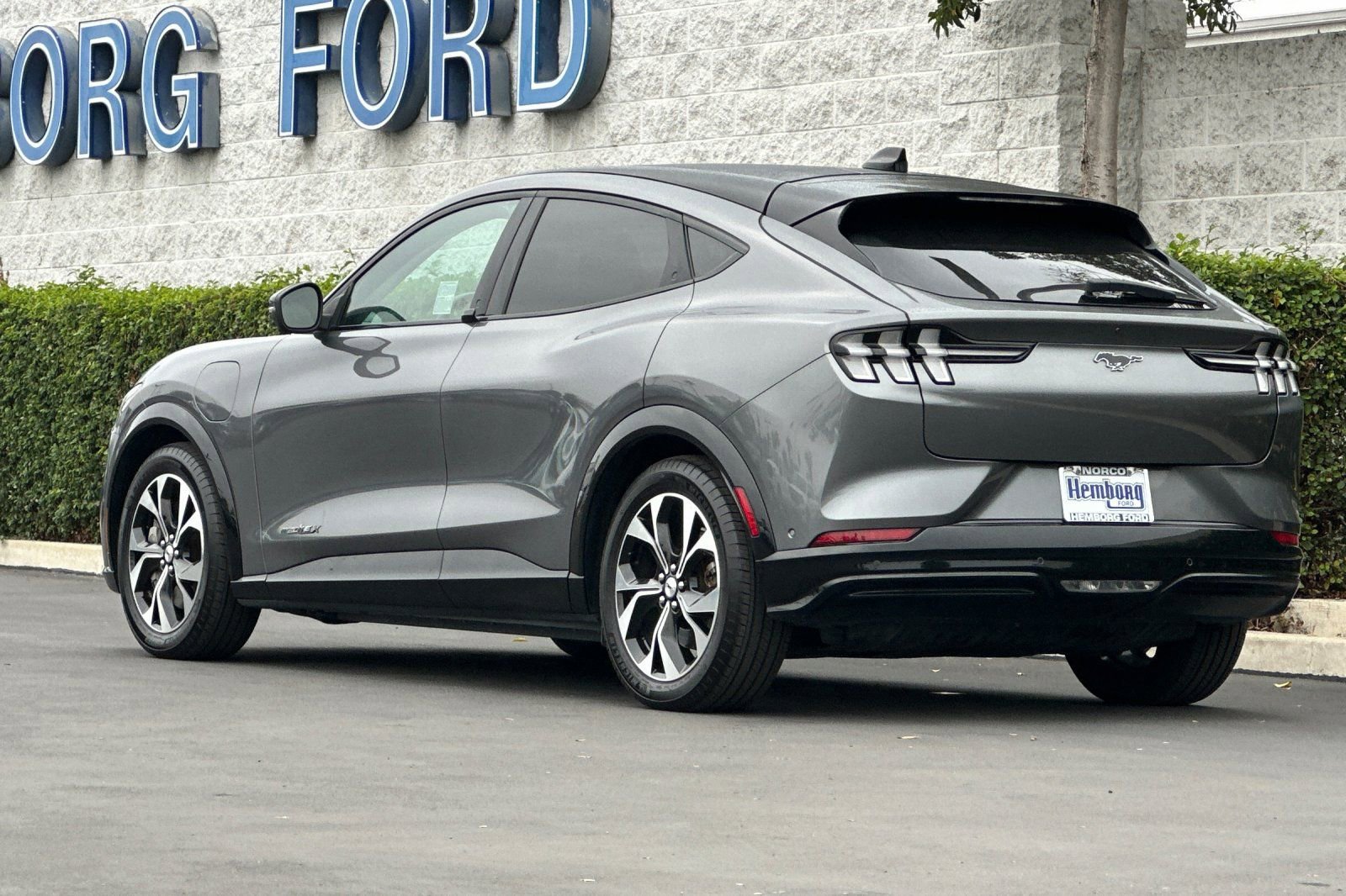 Used 2021 Ford Mustang Mach-E Premium image 6