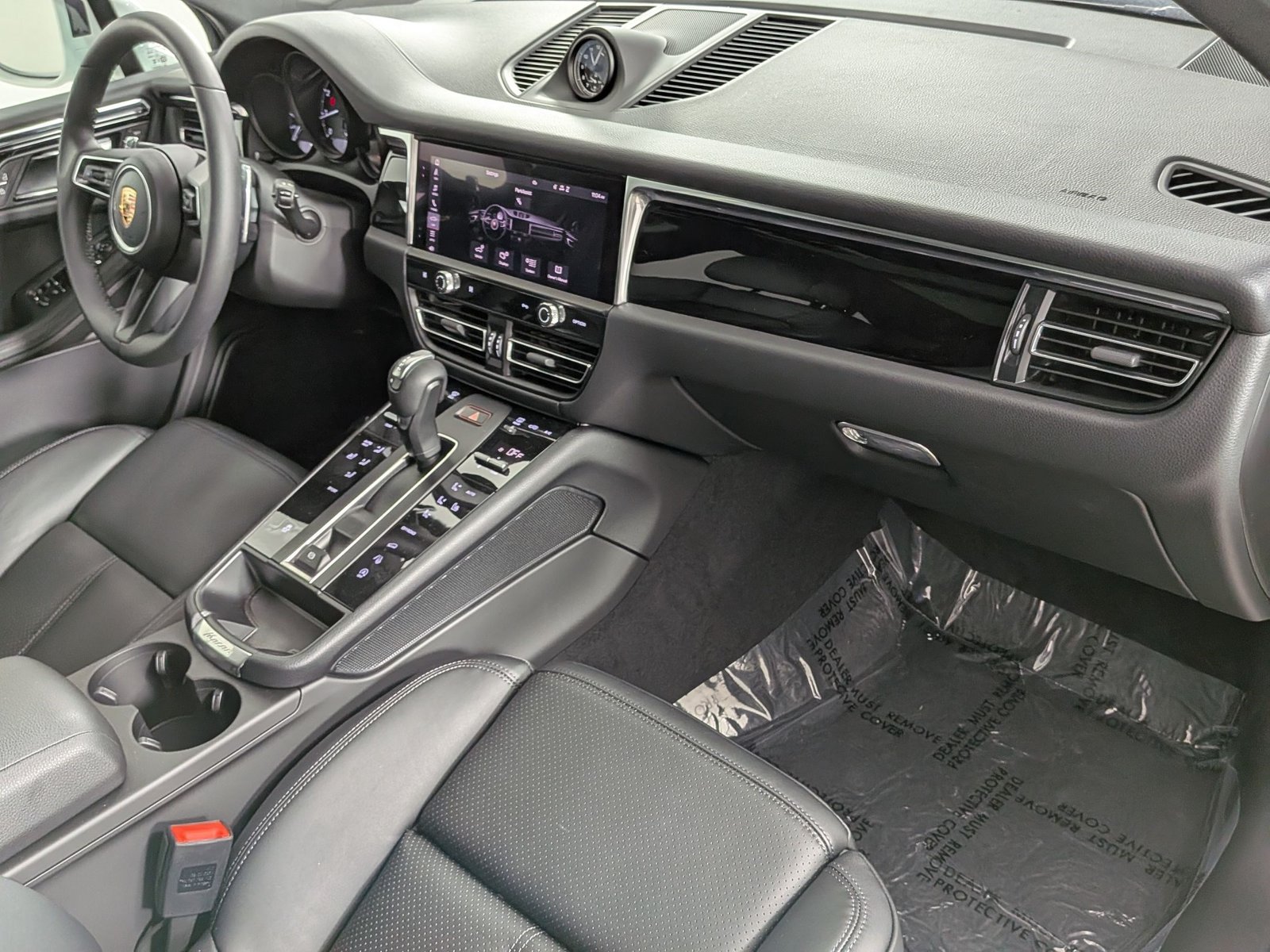 New 2025 Porsche Macan AWD/4WD image 25