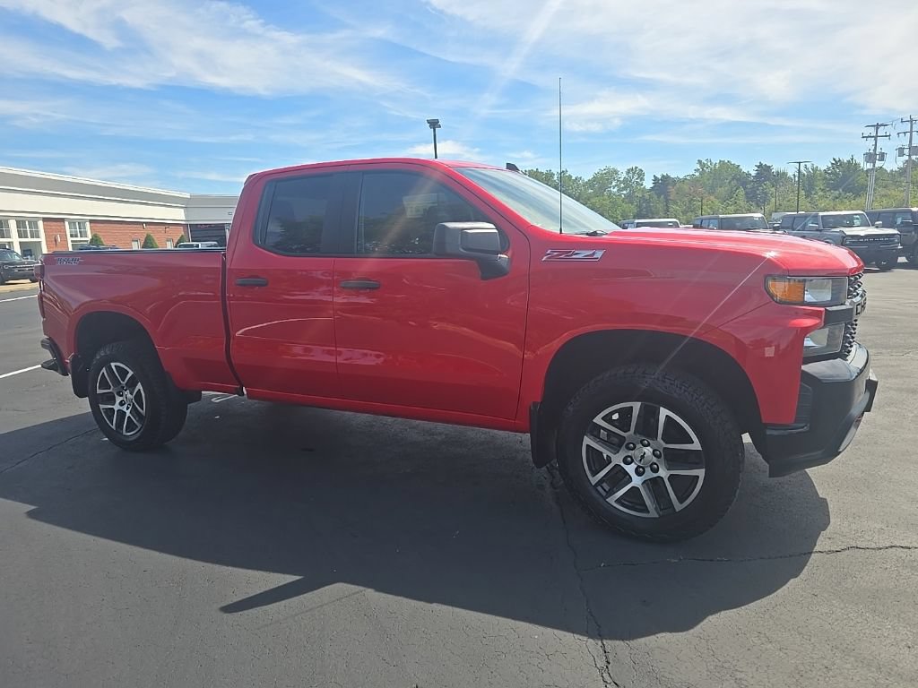 Used 2019 Chevrolet Silverado 1500 Custom Trail Boss w/ Custom Convenience Package AWD/4WD image 12