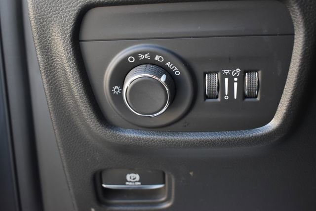 Used 2023 Jeep Grand Cherokee L Laredo image 24