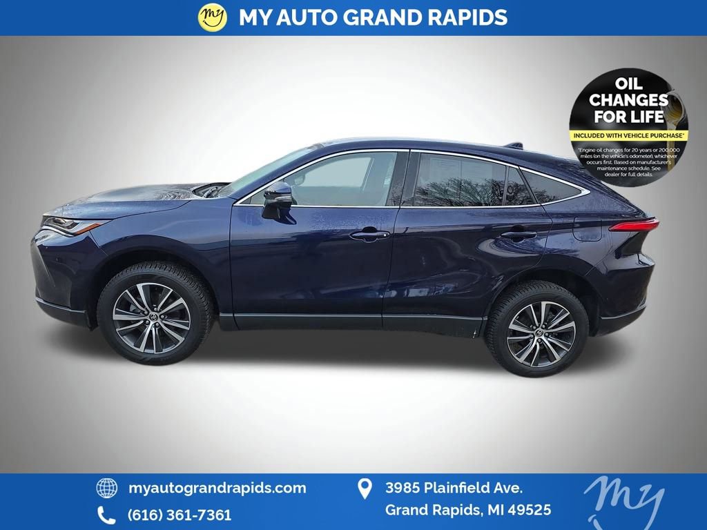 Used 2024 Toyota Venza LE image 4