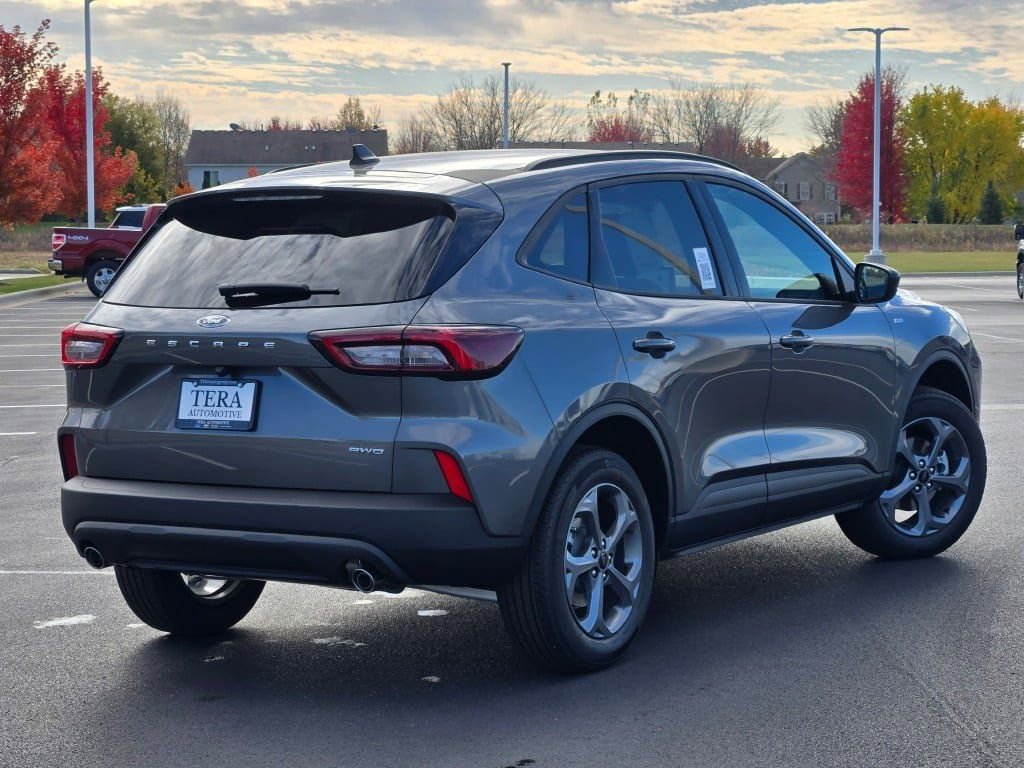 New 2026 Ford Escape ST-Line w/ Cold Weather Package image 10