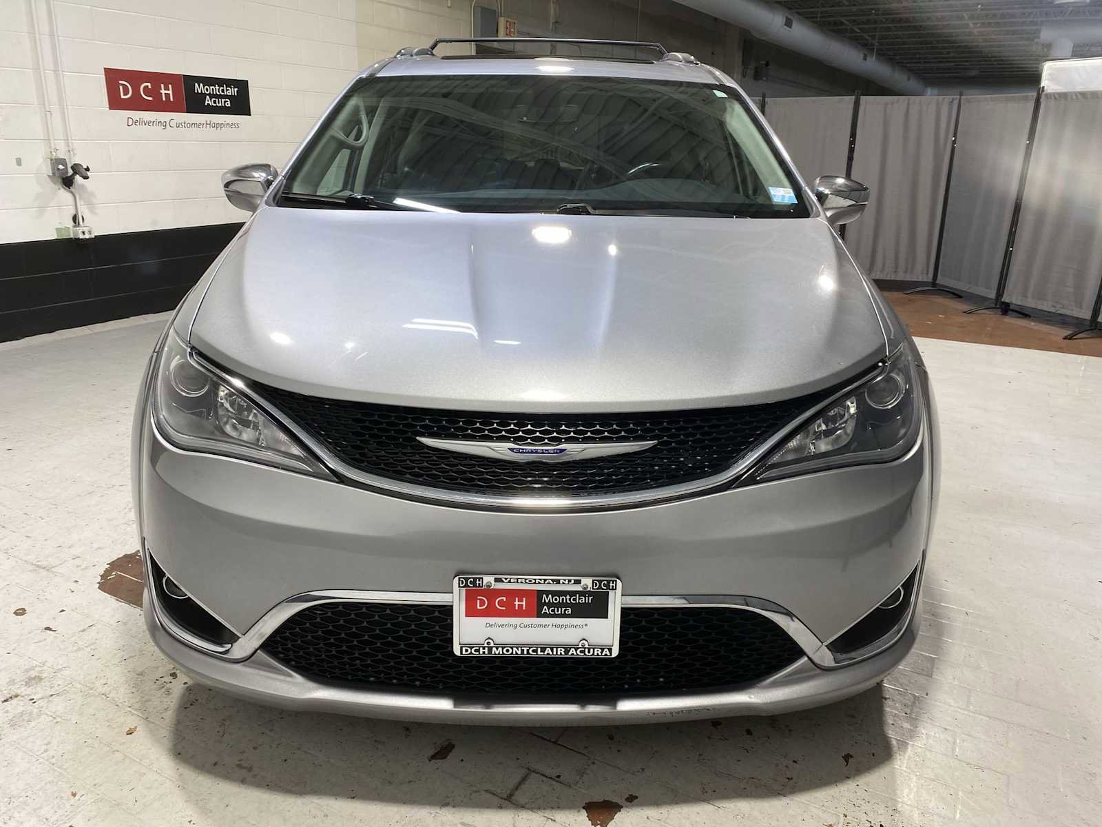 Used 2019 Chrysler Pacifica Limited image 6