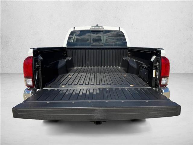 Used 2022 Toyota Tacoma SR5 RWD image 6