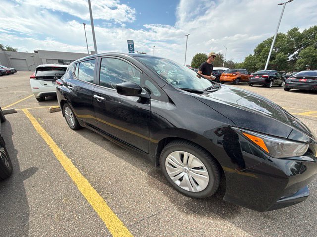 Used 2025 Nissan Leaf S FWD image 7
