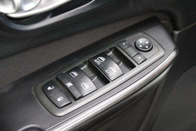 Used 2014 Jeep Cherokee Latitude w/ Cold Weather Group AWD/4WD image 10
