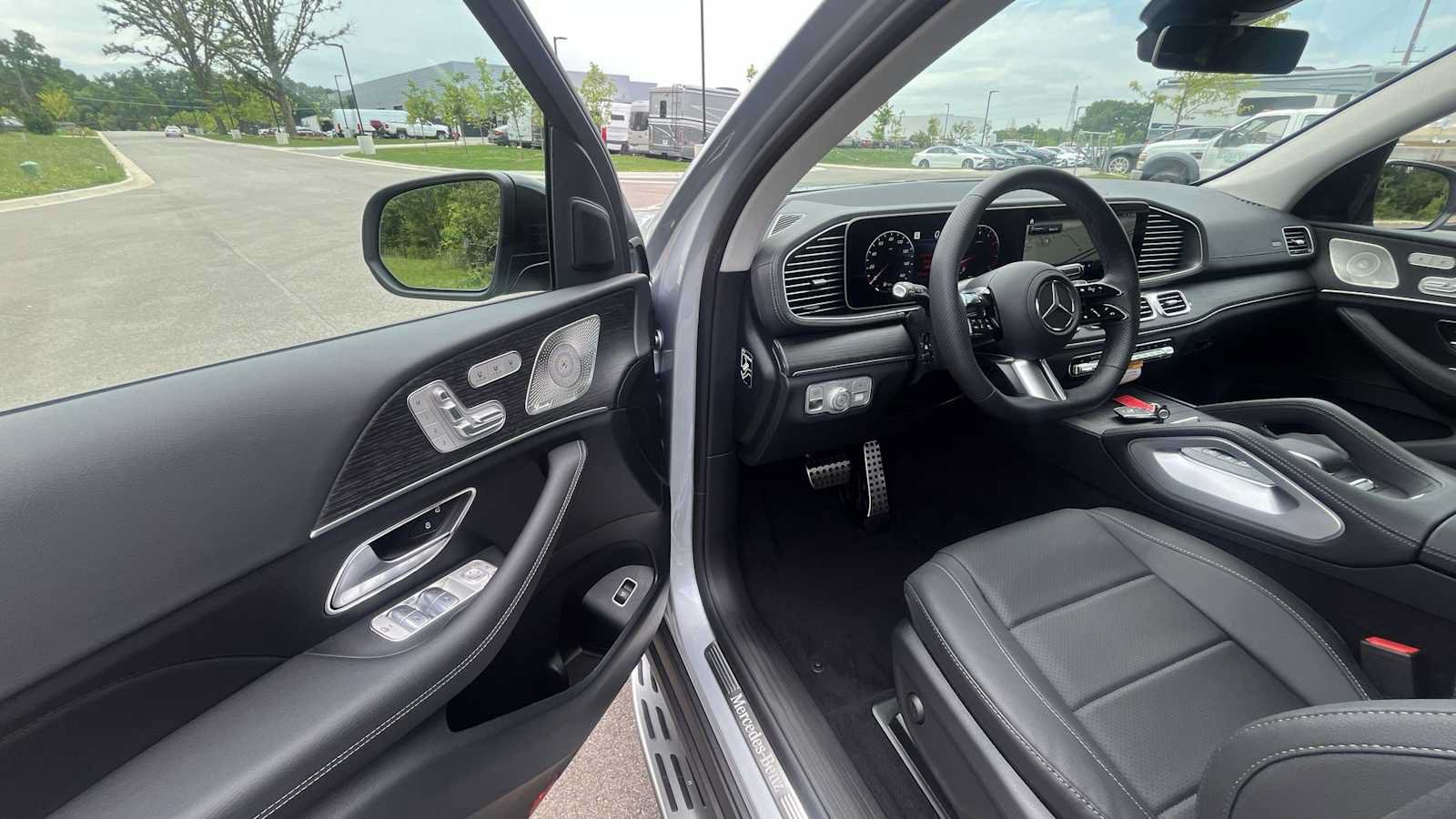 New 2026 Mercedes-Benz GLS 450 4MATIC image 16