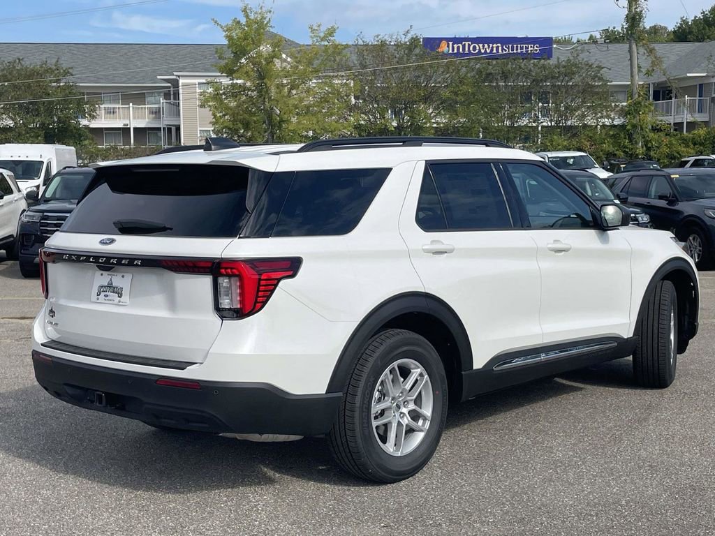 New 2025 Ford Explorer Active image 3