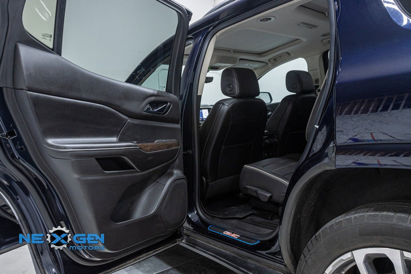 Used 2021 GMC Acadia Denali w/ Denali Ultimate Package image 22