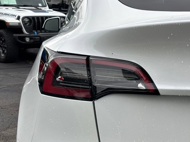Used 2025 Tesla Model Y Long Range AWD/4WD image 10