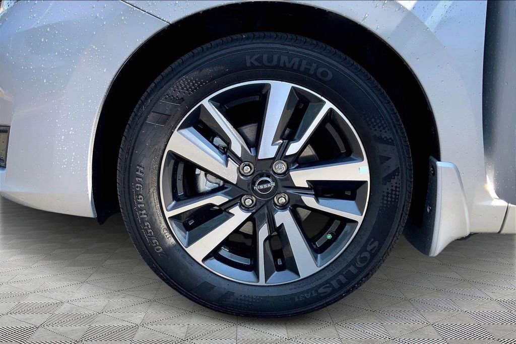 New 2025 Nissan Versa SV w/ Trunk Package FWD image 6