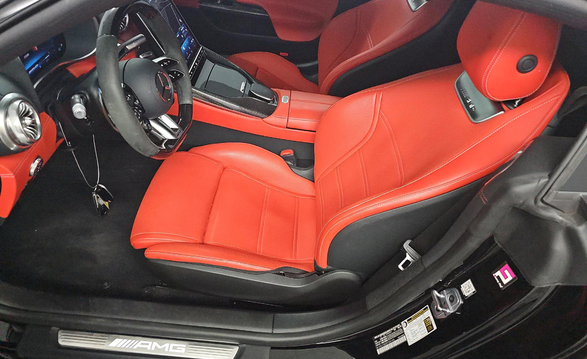 Used 2025 Mercedes-Benz AMG GT 63 image 3