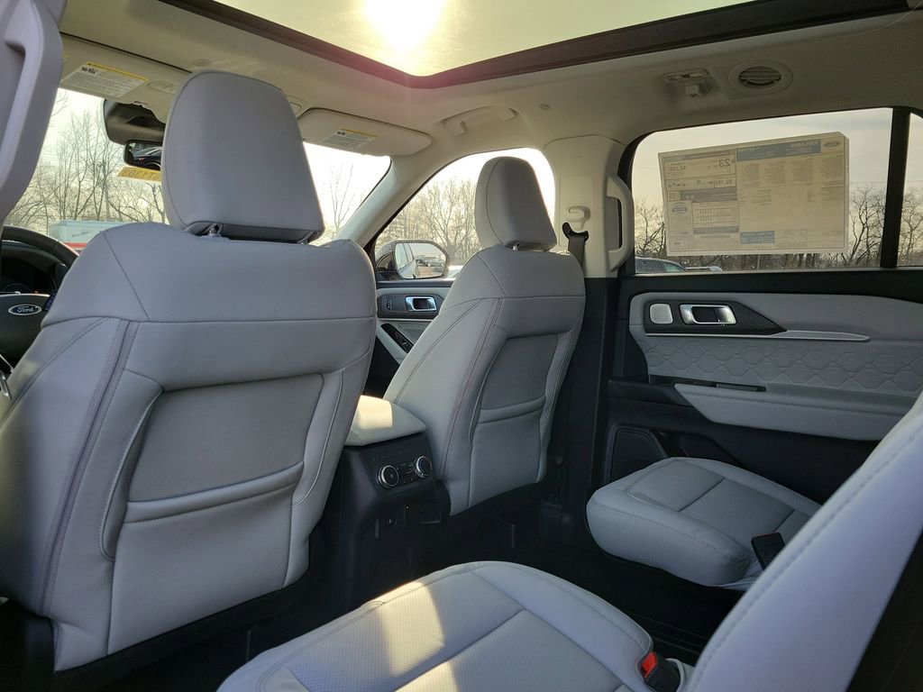New 2026 Ford Explorer Platinum w/ LUX Leather Package image 15