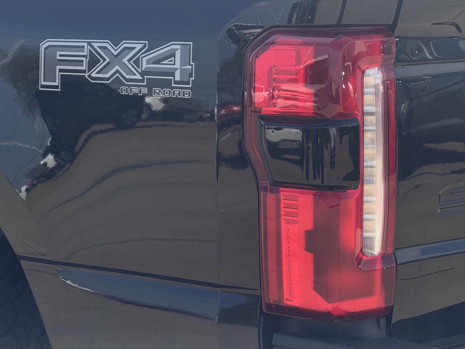 Used 2023 Ford F250 XLT w/ Black Appearance Package image 12