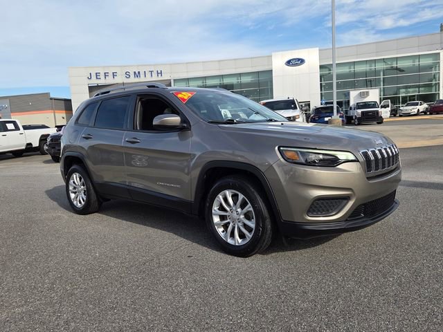 Used 2020 Jeep Cherokee Latitude FWD image 1