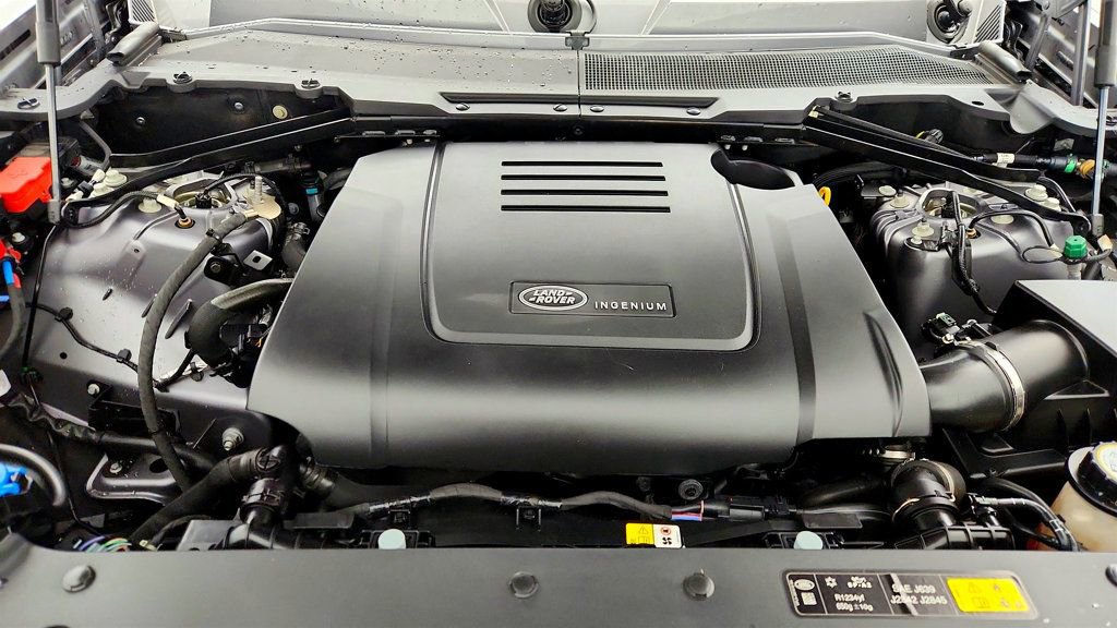 Used 2023 Land Rover Defender 110 S image 31