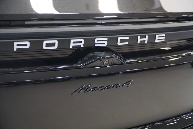 New 2026 Porsche Macan 4 Electric AWD/4WD image 8