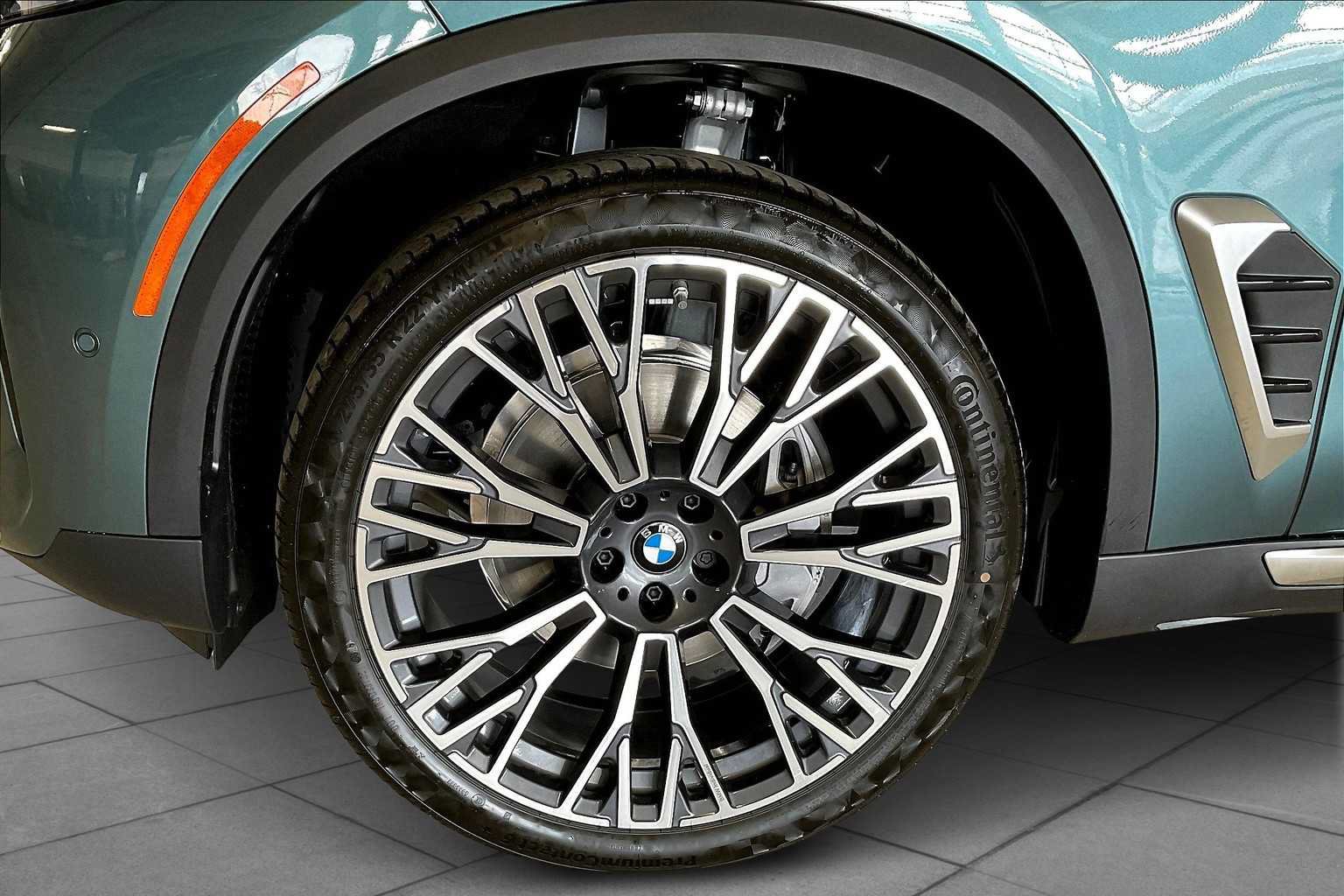 Used 2026 BMW X5 xDrive40i AWD/4WD image 11