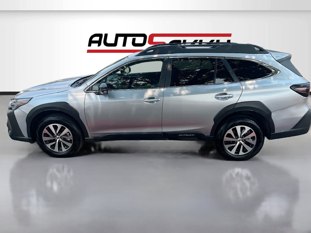 Used 2025 Subaru Outback Premium AWD/4WD image 4