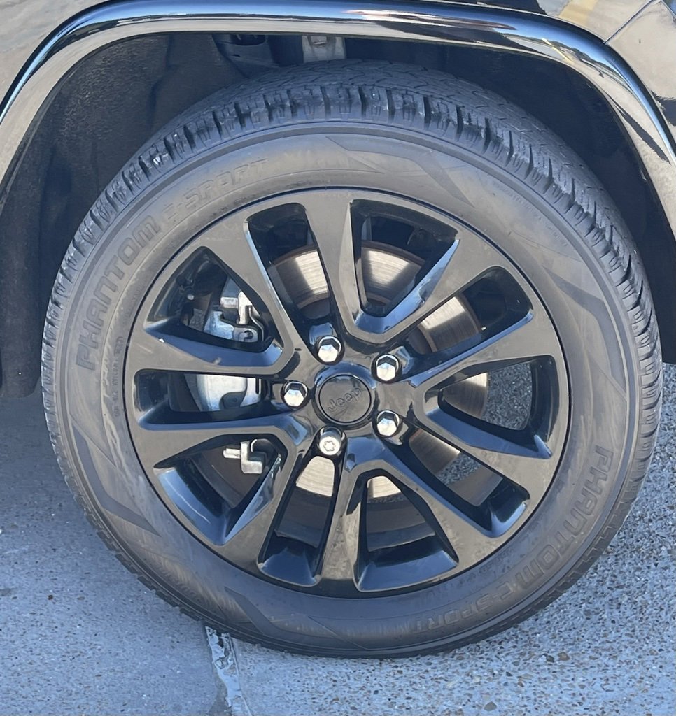 Used 2021 Jeep Grand Cherokee Laredo X image 16