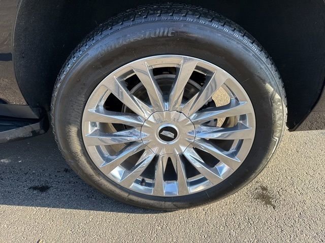 Used 2023 Cadillac Escalade ESV Premium Luxury image 24