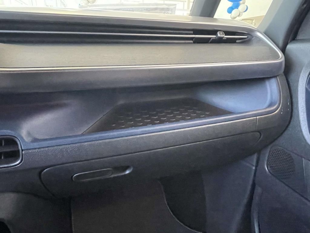 New 2025 Volkswagen ID. Buzz Pro S RWD image 28