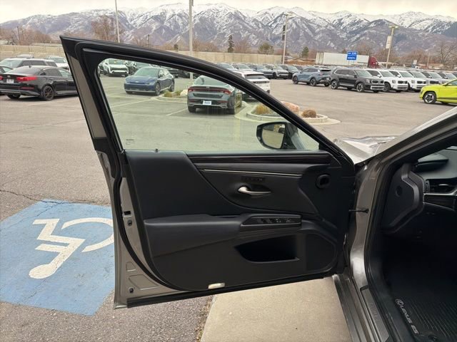 Used 2019 Lexus ES 350 w/ Accessory Package image 10