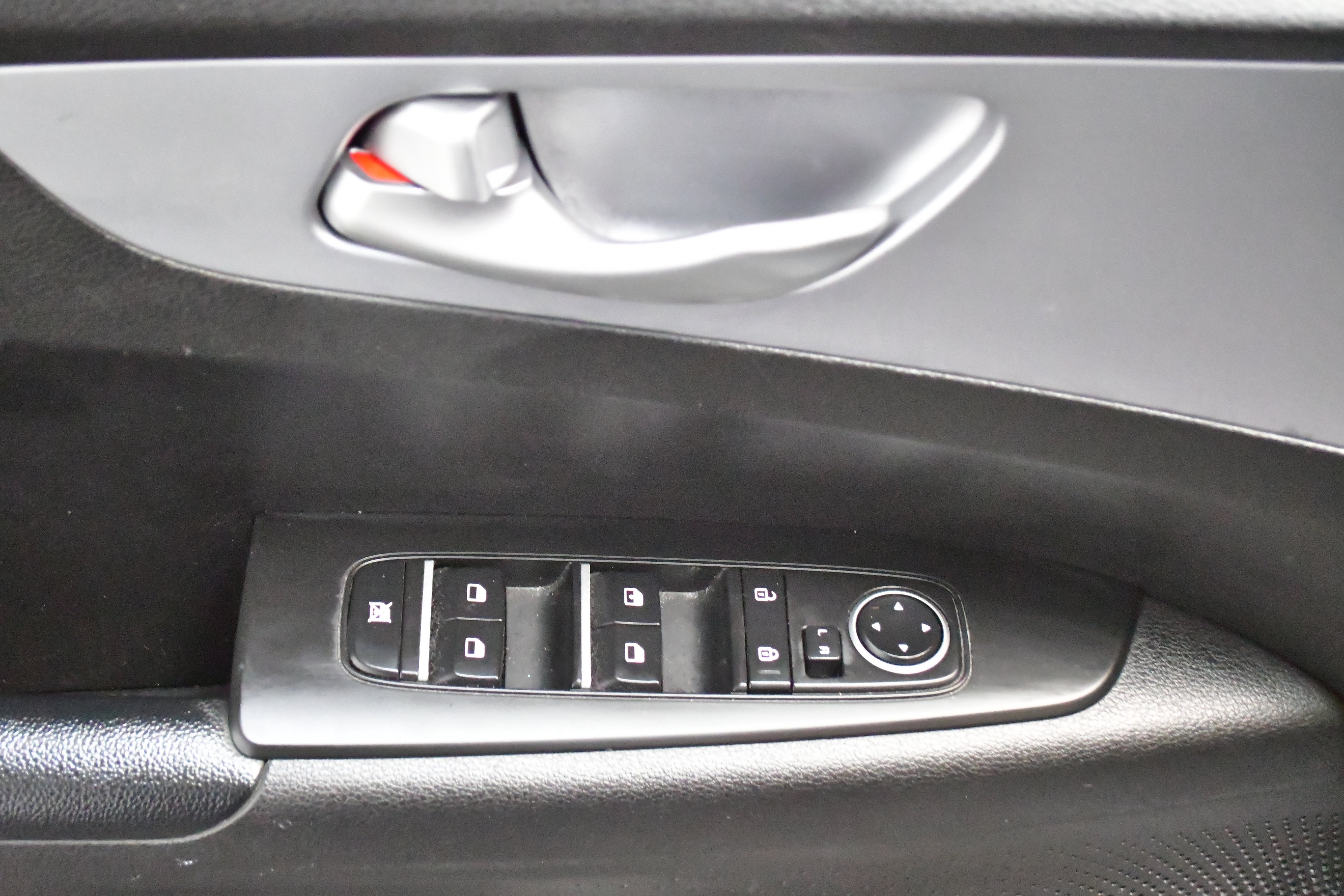 Used 2023 Kia Forte LXS image 29