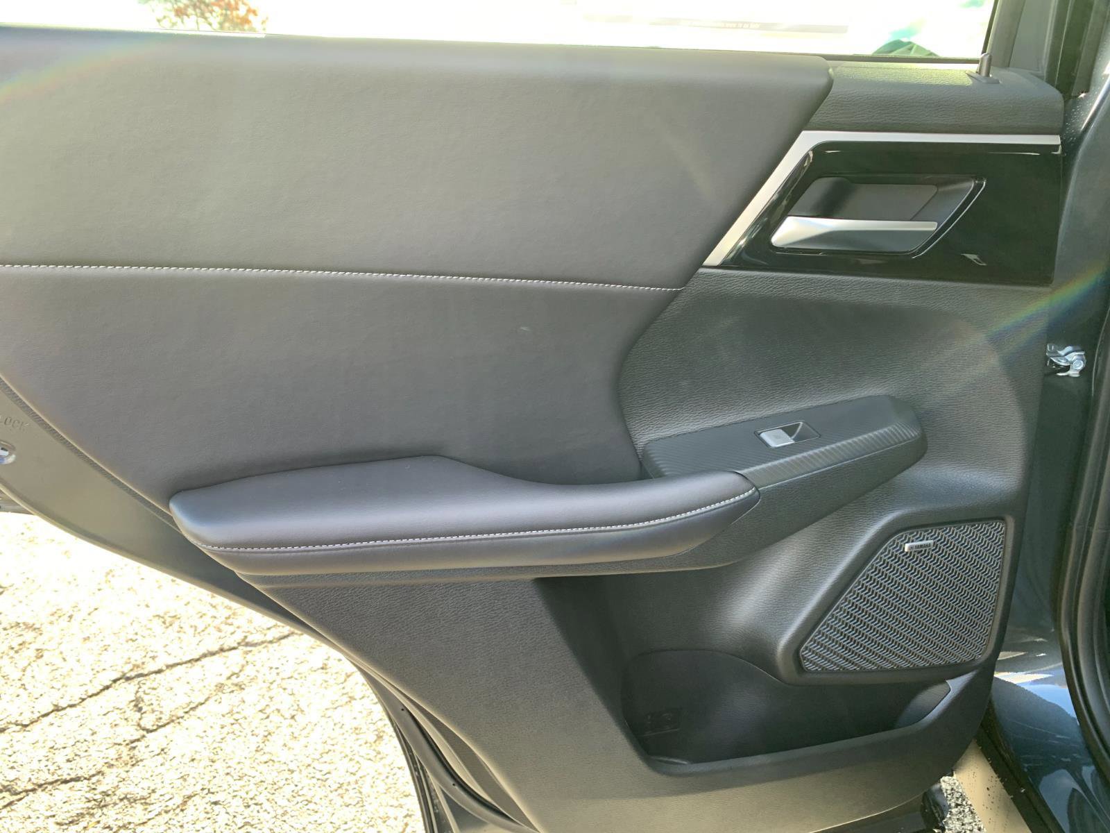 New 2025 Mitsubishi Outlander SE image 19