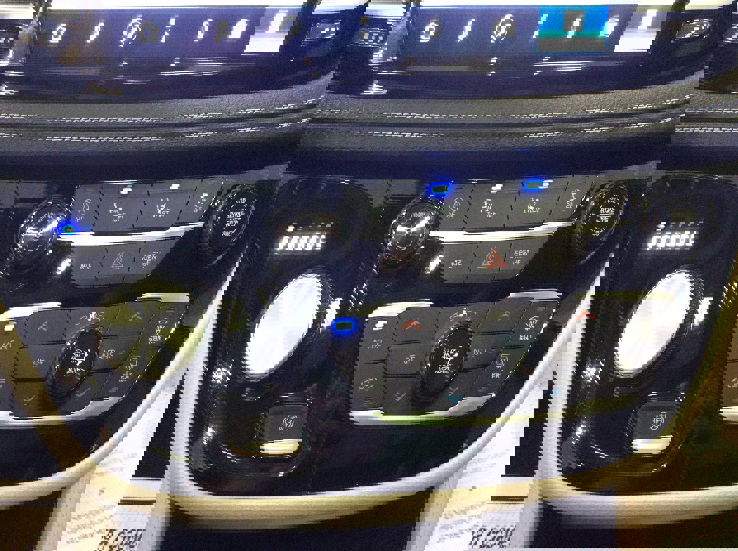 Used 2024 Chrysler Pacifica Limited w/ Trailer Tow Group image 35