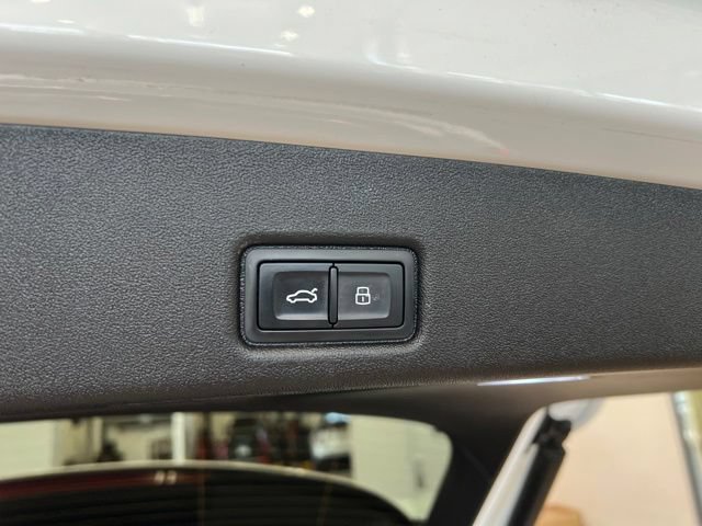Used 2025 Audi Q5 Premium AWD/4WD image 18
