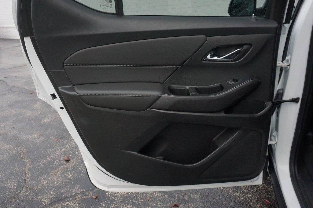 Certified 2023 Chevrolet Traverse LT w/ LPO, Floor Liner Package image 26