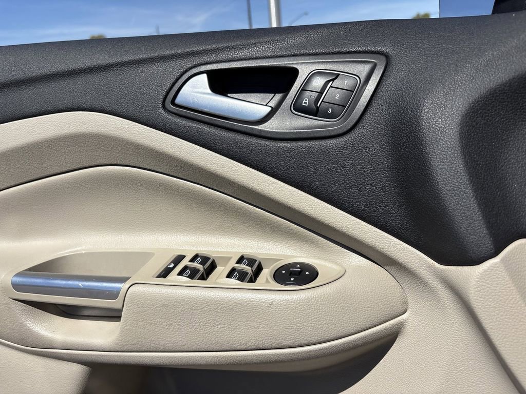 Used 2017 Ford Escape Titanium image 22