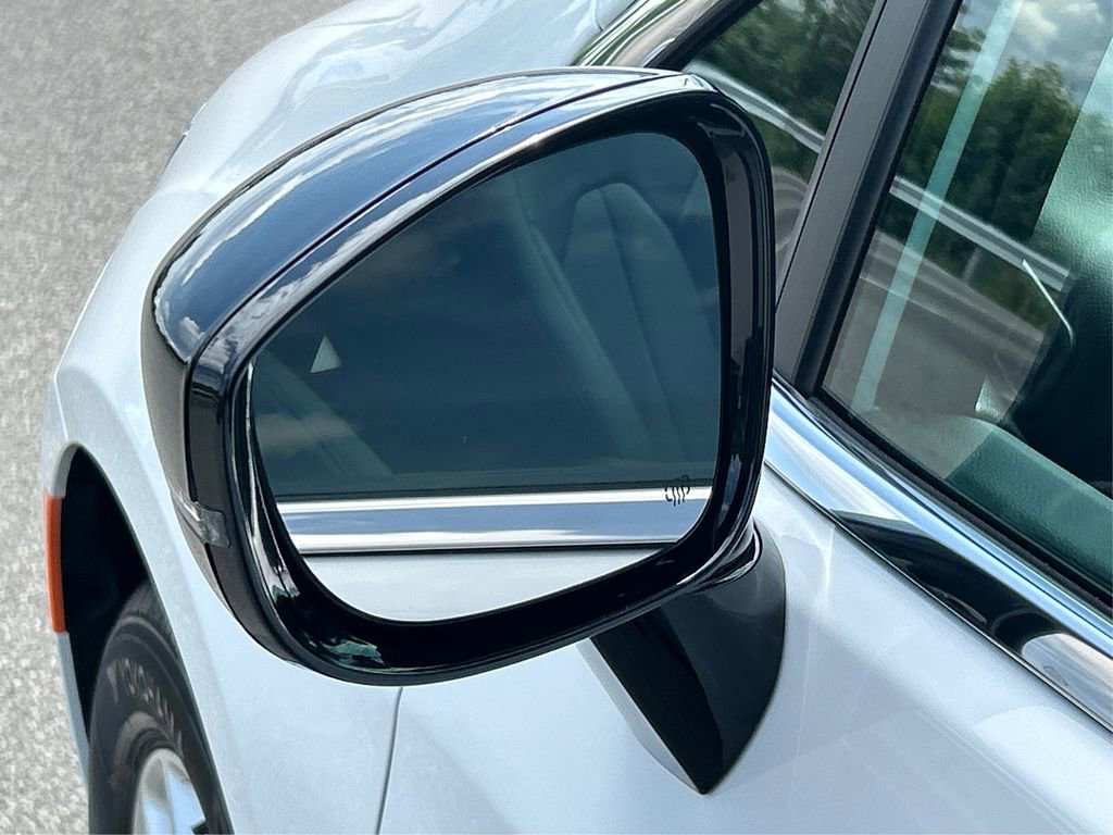 New 2025 Chrysler Voyager LX image 18