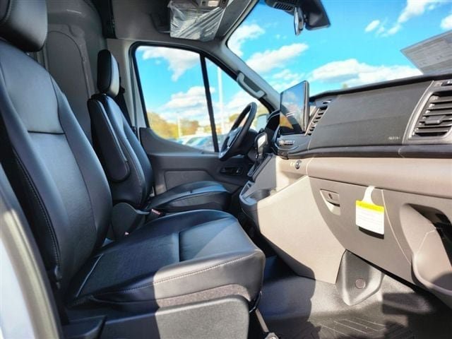 New 2026 Ford Transit 250 148 Medium Roof RWD image 37