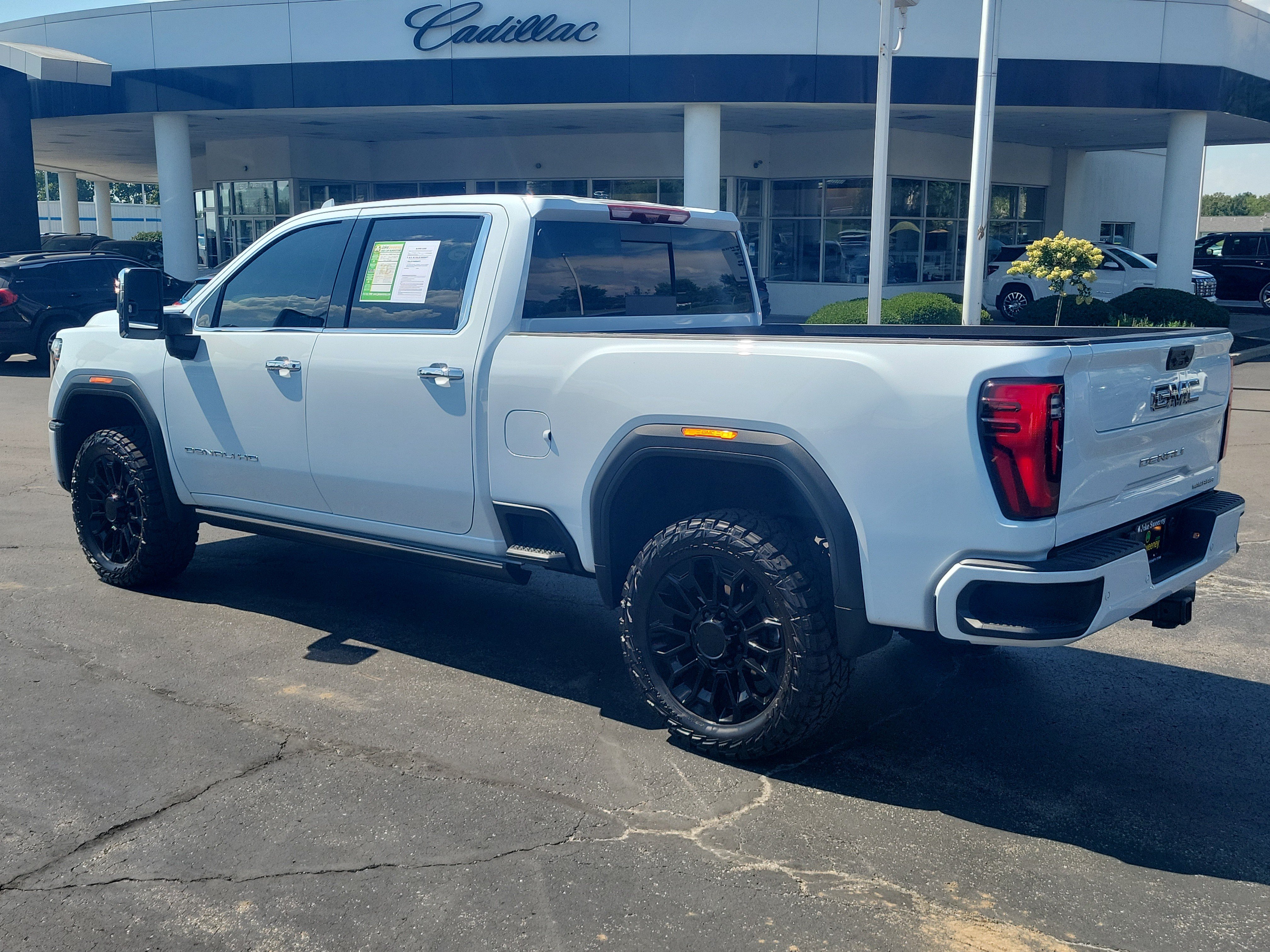 Used 2026 GMC Sierra 2500 Denali Ultimate AWD/4WD image 3